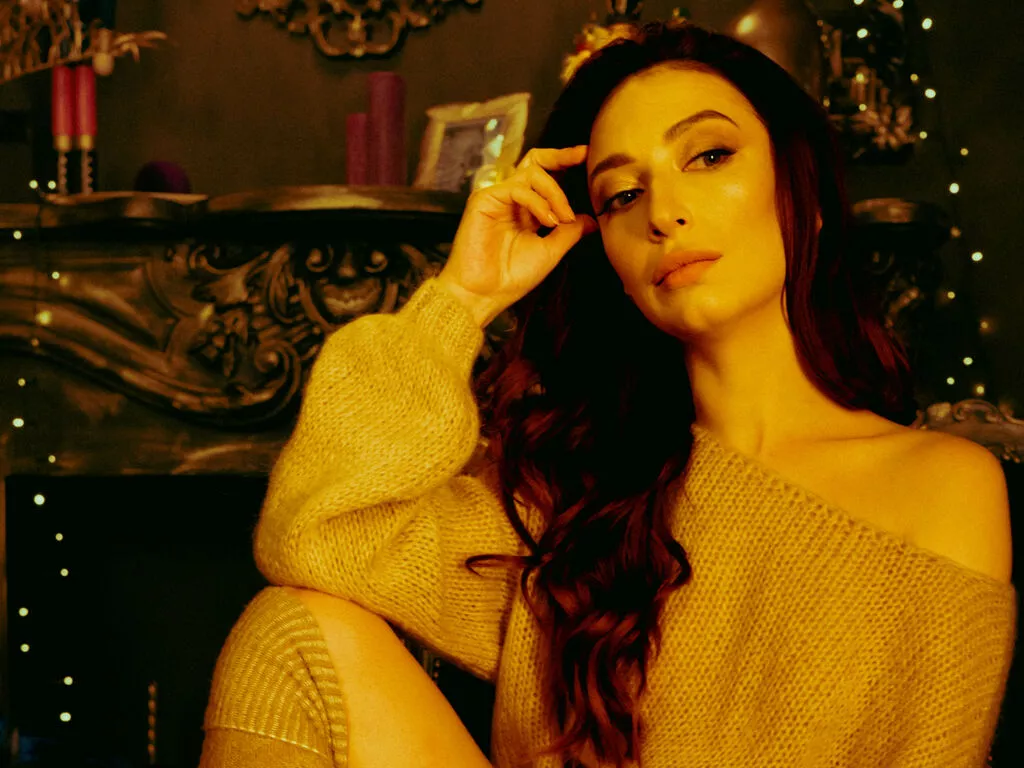 LucyStrike — I like open minded people, since I am very open minded too! Show me your real self