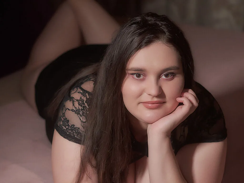 SaraElise —  I cherish genuine, tender, and romantic connections where we can exchange dreams, desires, and secrets. I love to lose myself in playful dancing and teasing, especially with you captivated by my every move.