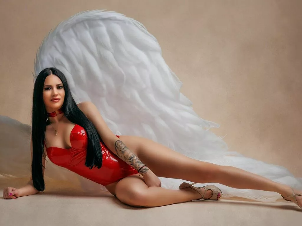 TallidaChance — i like too travel,relax, cook , i love animals ,and the mosttttttt i like chocolate !