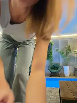 -AngelAri- — Orgasm & Squirt TS