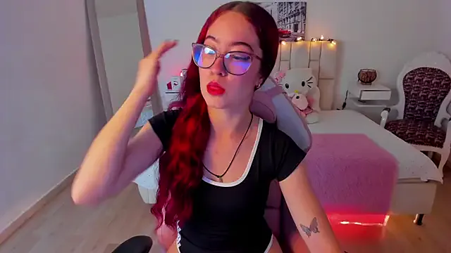 Amaraa_couper1 on StripChat 