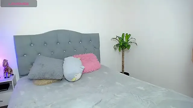 AnnyMichelle_ on StripChat 