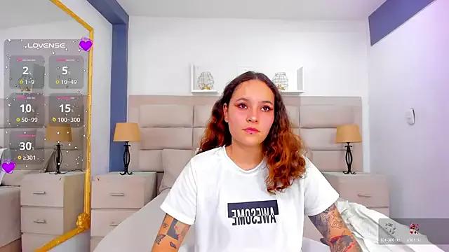 AnnyThompson_ on StripChat 