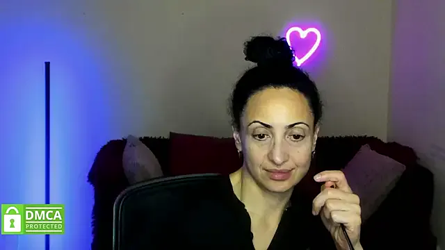 Arianasweety23 on StripChat 