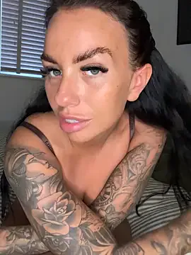BELLABLACKXUK on StripChat 
