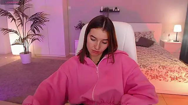 Bellla_Haddid on StripChat 