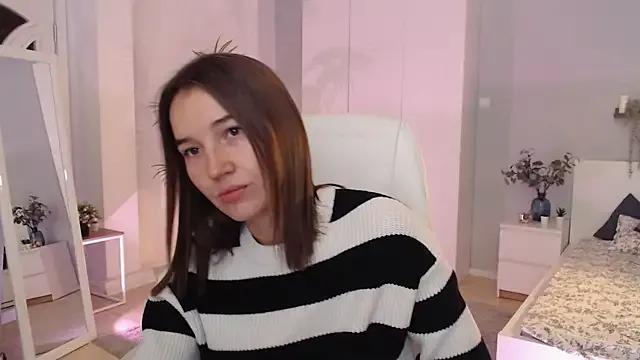 Bellla_Haddid on StripChat