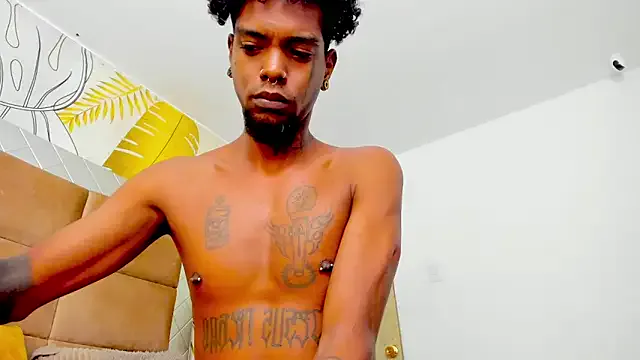 bigblackhotx1 on StripChat 