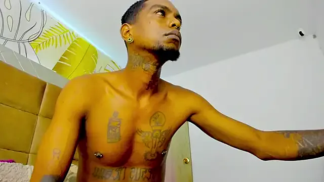 bigblackhotx1 on StripChat 