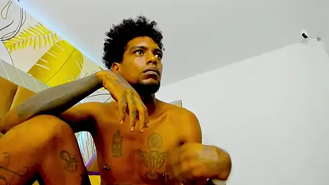 bigblackhotx1 on StripChat 