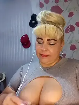 BonniAdams on StripChat 