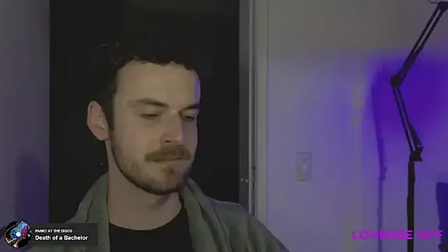 Breezee_ on StripChat 