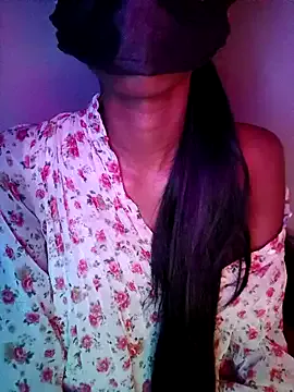 BunnyBloom25 on StripChat 