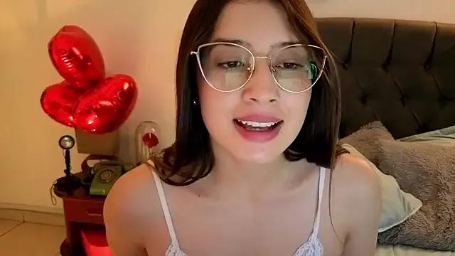 Emma_Lombardi on StripChat 
