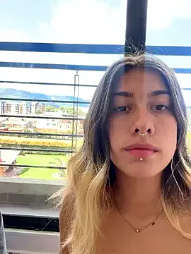 Enyeld_ruru on StripChat 