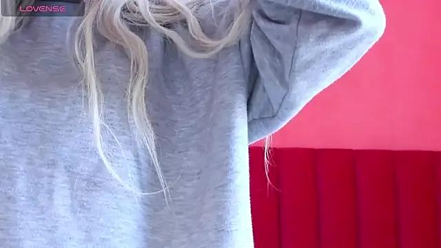 Fluffy_Monica on StripChat 