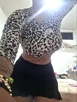 gatadeojosclaros on StripChat 