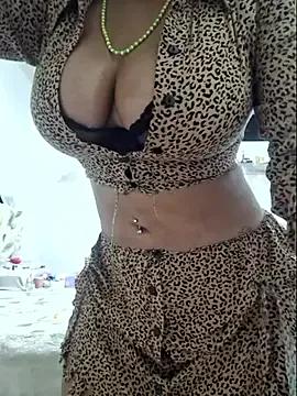 gatadeojosclaros on StripChat 