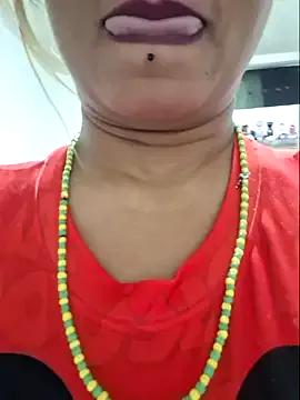 gatadeojosclaros on StripChat 