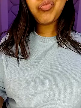 GFndBF — Write the last tipper name on boobies