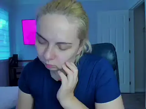 HappyIva on StripChat 