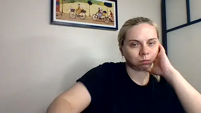 HappyIva on StripChat 