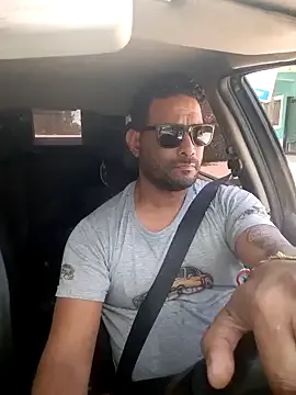 hecwil8 — Show de masturbacion en el taller mecni