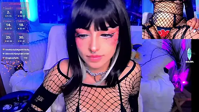 HollyDominic on StripChat 