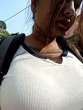 Hot_Urvi — Niple pinch