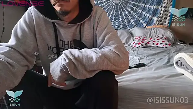 isissun03 on StripChat 