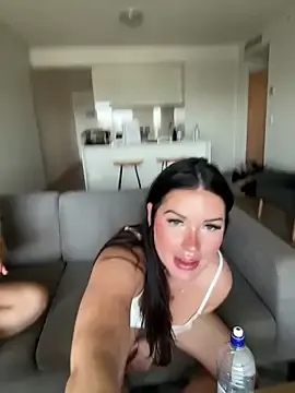 isisxoxx on StripChat 