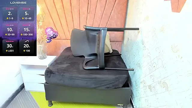 Issa_Milf__ on StripChat 