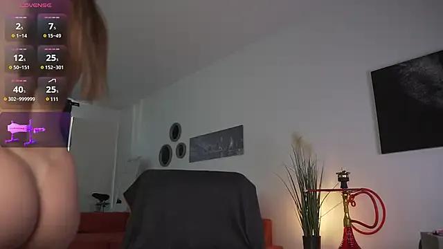 Jessi_Q on StripChat 