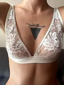 kikidoll on StripChat 