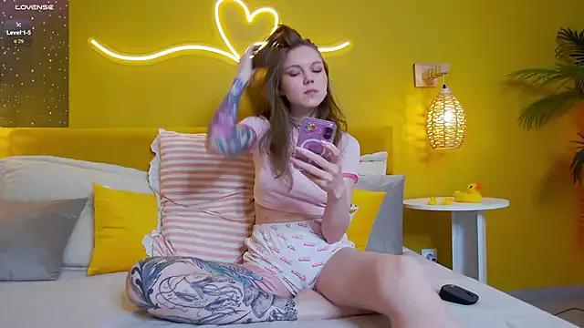 lessysweety on StripChat 