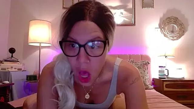 LilaDeliciousXX on StripChat 