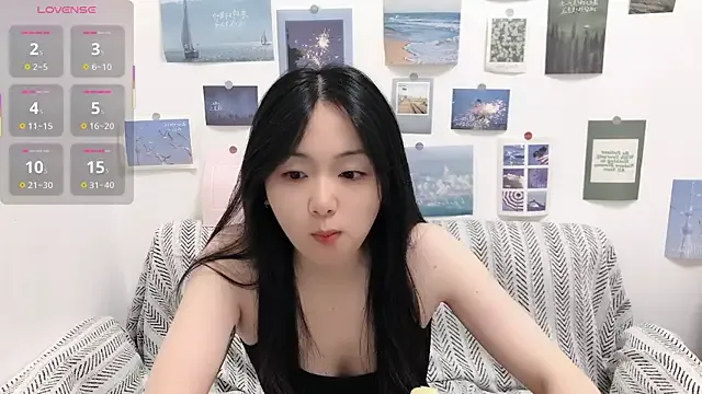 LiLiYbaby on StripChat 