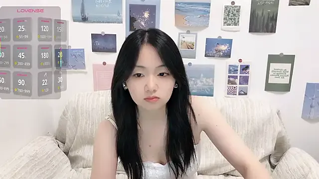 LiLiYbaby on StripChat 