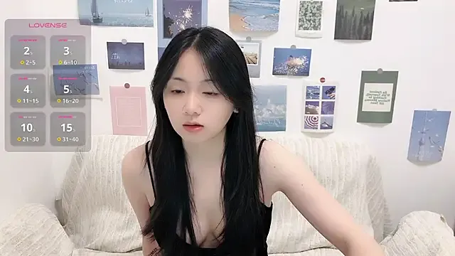 LiLiYbaby on StripChat 