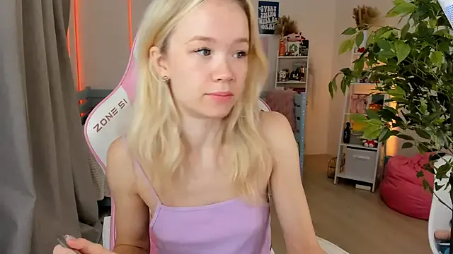 Lily_Young on StripChat 