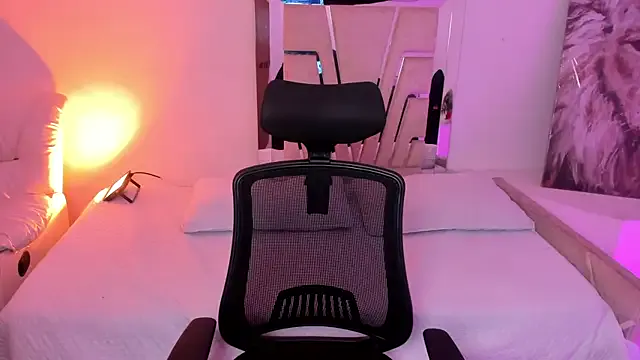 Maxxxine1 on StripChat 