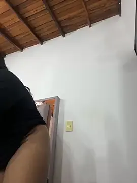 melyescobar — Show pussy and spanks ass