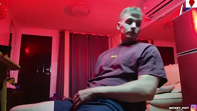 mickeypict — CUM show