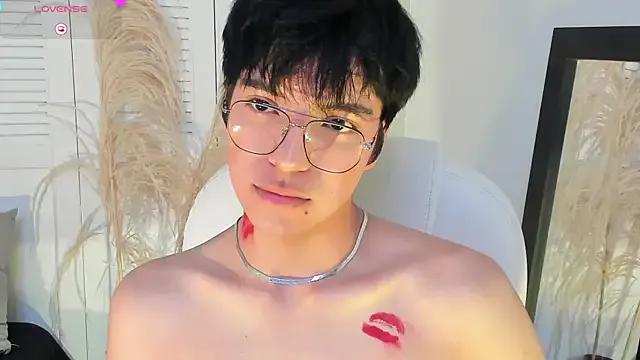 miilo_wolf on StripChat 