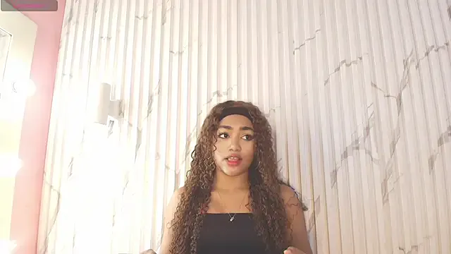 Missdionne_curly on StripChat 