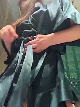 MooonReal on StripChat 