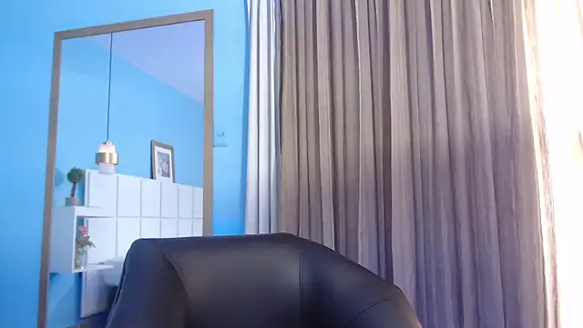 PenelopeBond on StripChat 