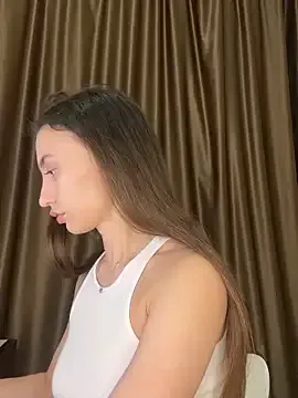 Polli_Kiss on StripChat 