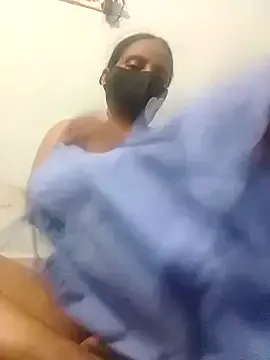 popi-105 on StripChat 