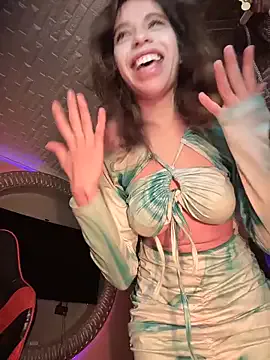 Queentaraf999 on StripChat 